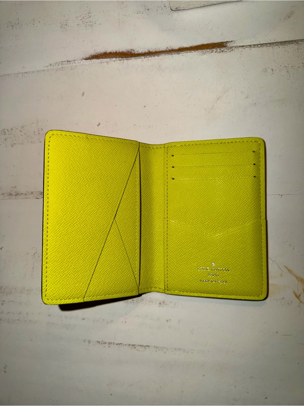 Louis Vuitton Neon Yellow Monogram Pocket Organiser - Picture 3 of 9